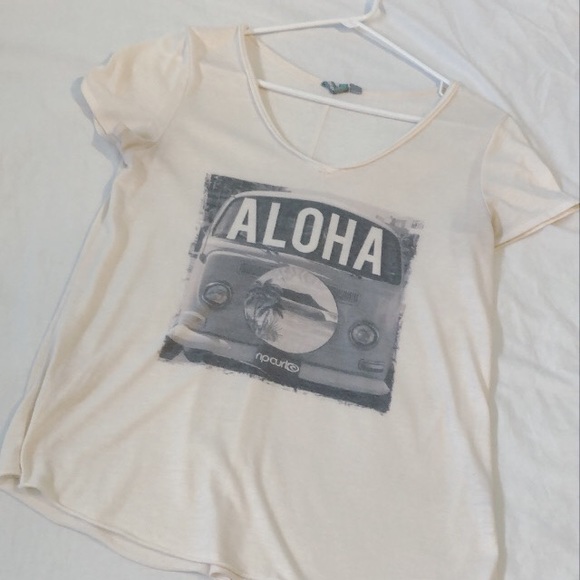 Ripcurl like new✨ beachy tshirt - Picture 1 of 6